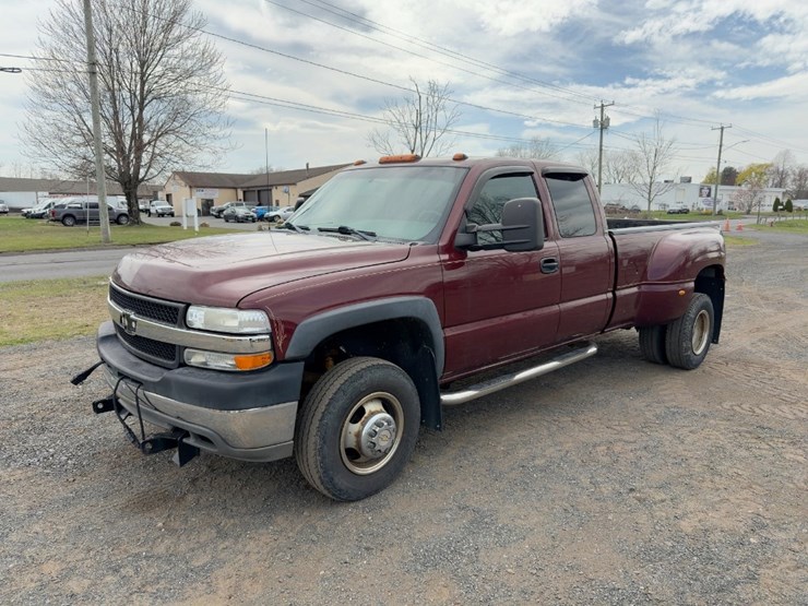 2001-chevrolet-silverado-3500-image-1
