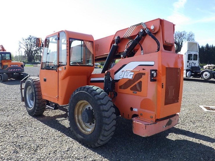 2014-jlg-6042-telescopic-reach-lift-image-7