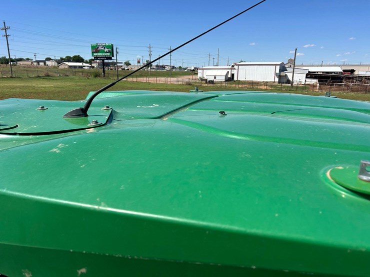 2022-john-deere-w235m-image-26