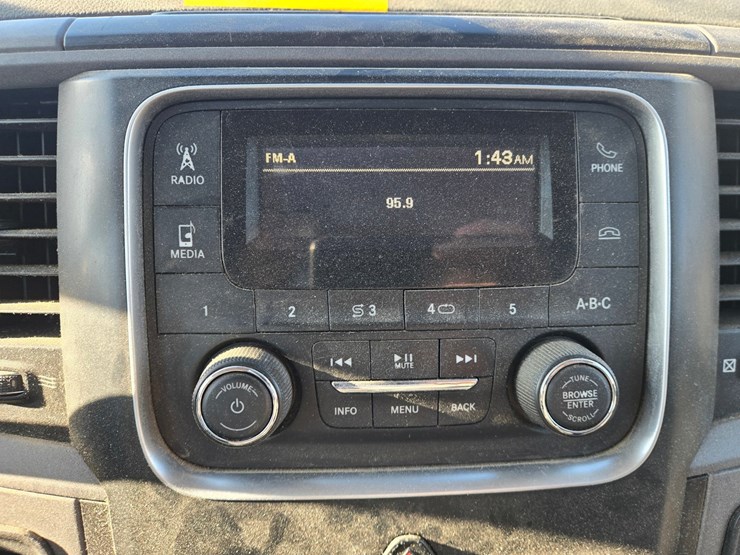 2017-massey-ferguson-8-image-63