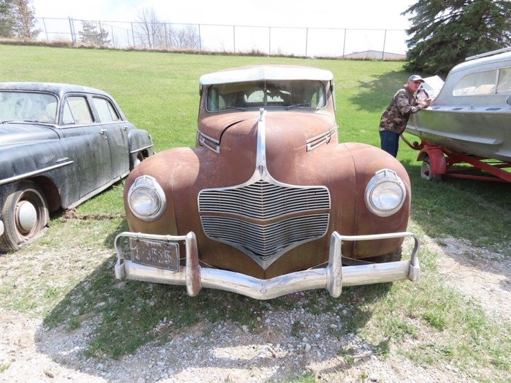 1940-dodge-d14-4dr-sedan-image-2