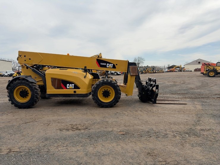 2014-caterpillar-tl943c-image-6