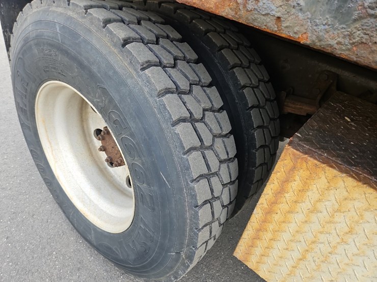 2009-international-durastar-4300-image-14