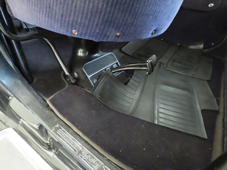 1918-detroit-model-74-brougham-electric-car-image-24