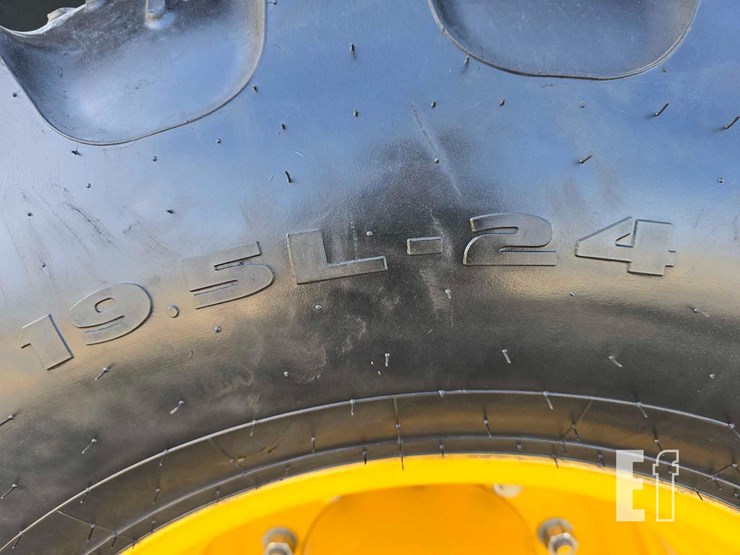 2023-deere-320-p-tier-image-30