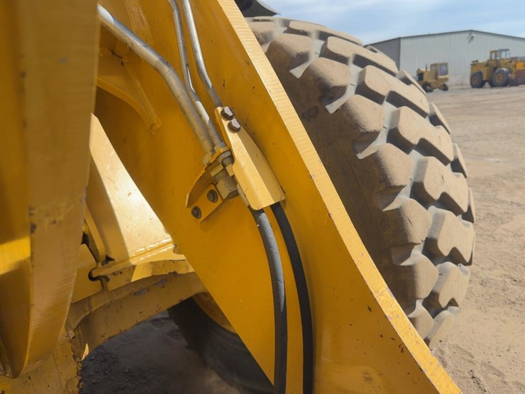 2016-caterpillar-938m-image-12