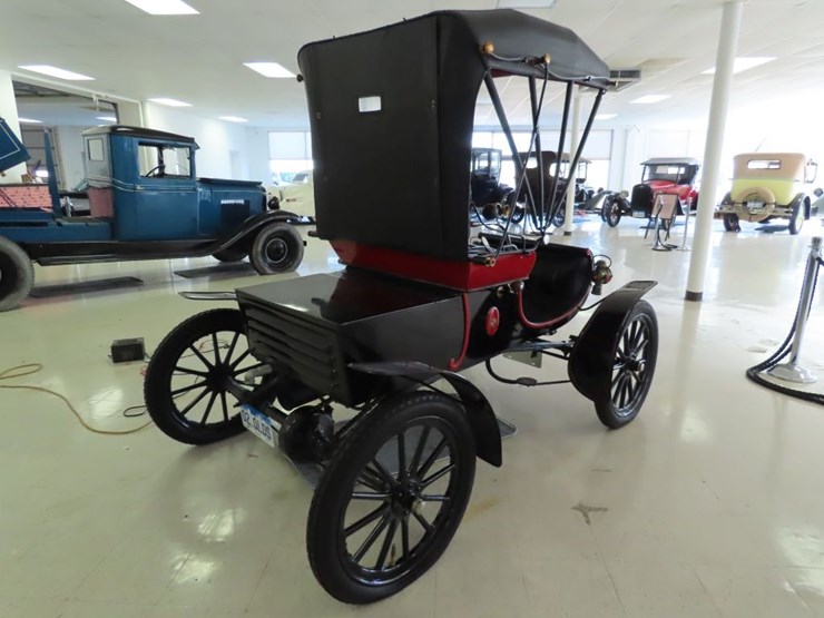 1902-curved-dash-oldsmobile-runabout-image-14