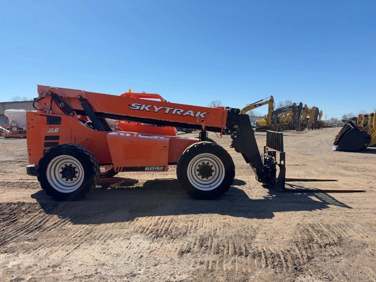 2016-sky-trak-6042-image-6