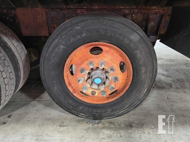 2014-kenworth-t800-image-35