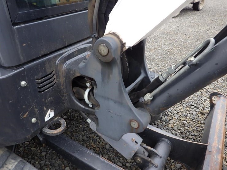 2020-bobcat-e26-image-30