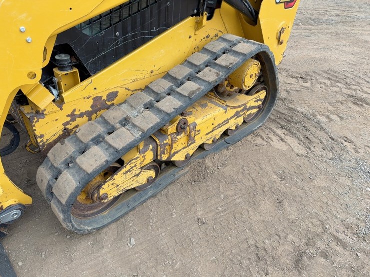 2021-caterpillar-259d3-image-17