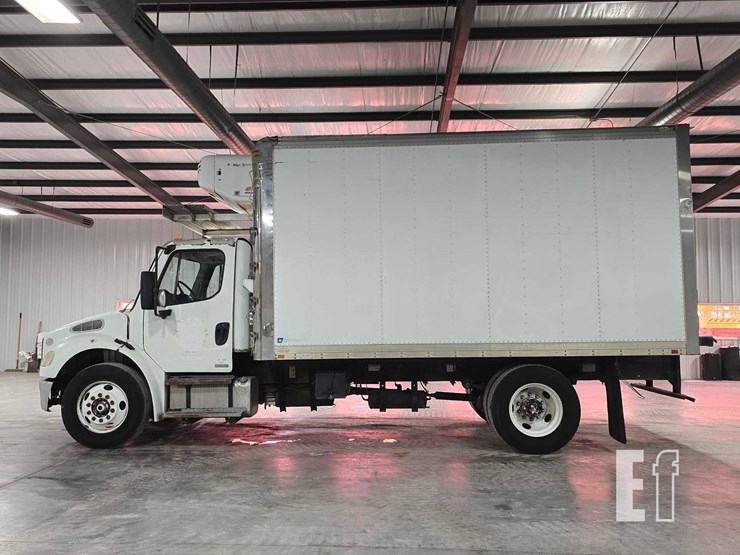 2009-freightliner-business-class-m2-106-image-5