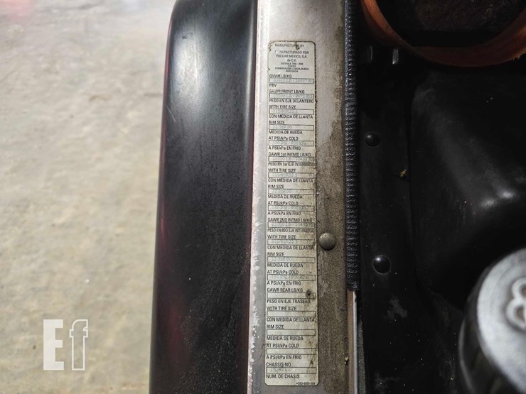 2018-peterbilt-320-image-42