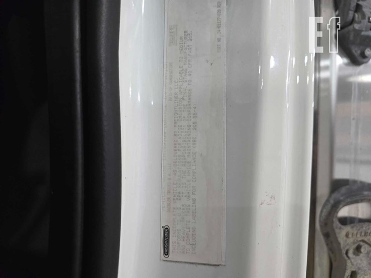 2012-freightliner-business-class-m2-106-image-28