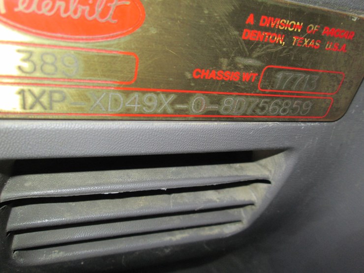 2008-peterbilt-389-image-57