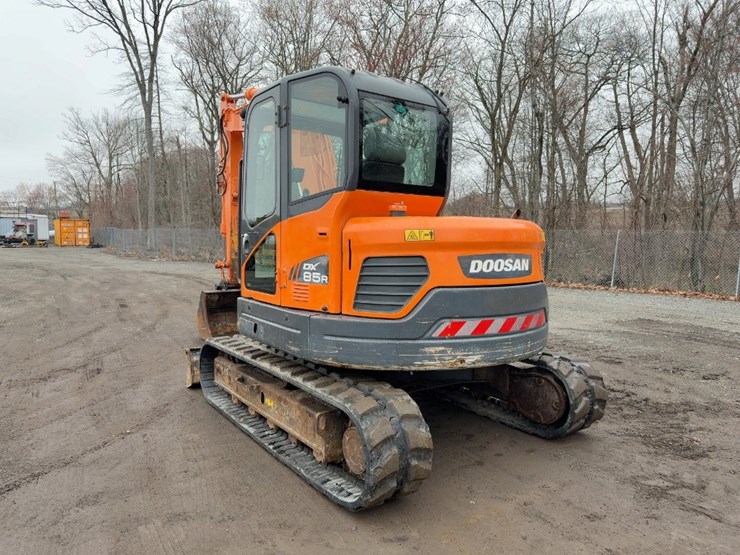 2019-doosan-dx85r-3-image-3