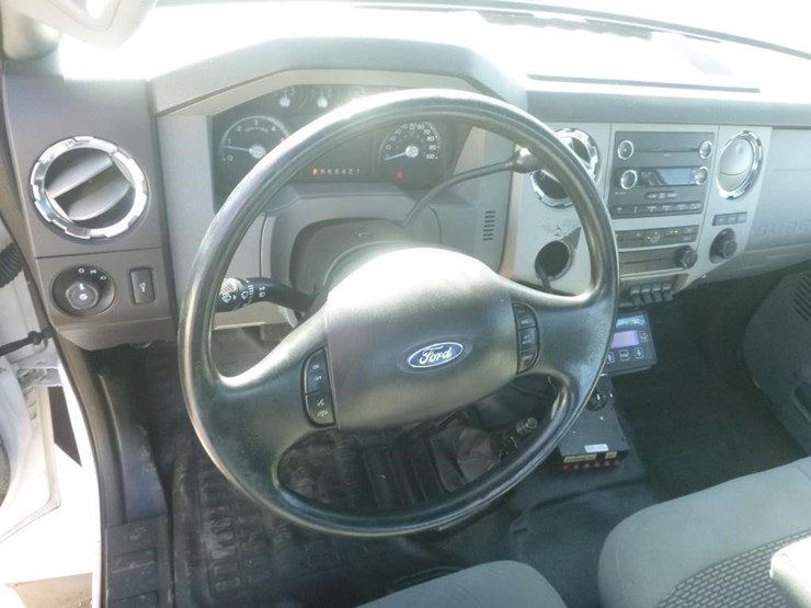 2013-ford-f650-image-24