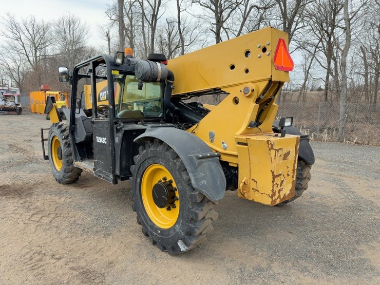 2014-caterpillar-tl943c-image-3