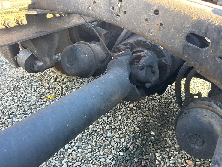 2002-massey-ferguson-8-image-29