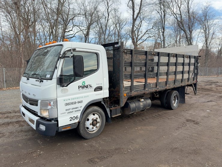 2014-mitsubishi-fuso-fe160-image-1