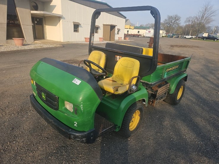 john-deere-progator-2030-image-1