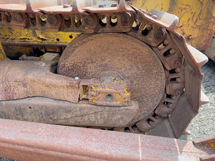 caterpillar-d6-image-16