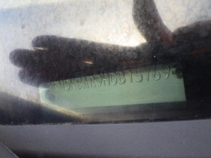 2017-ford-explorer-image-15