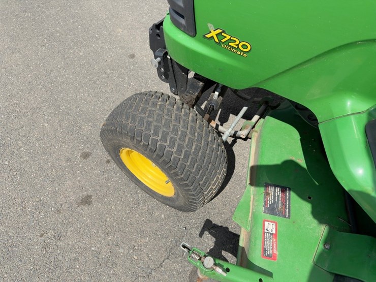 john-deere-x720-image-10