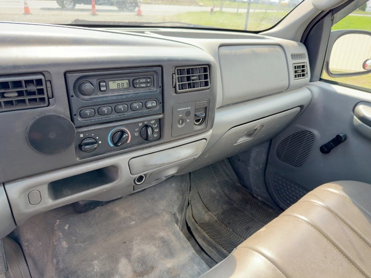 2003-ford-f250-xl-image-18