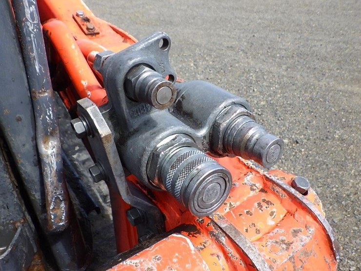 2012-kubota-svl75-image-16