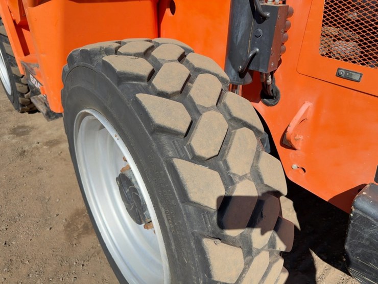 2016-sky-trak-6042-image-12