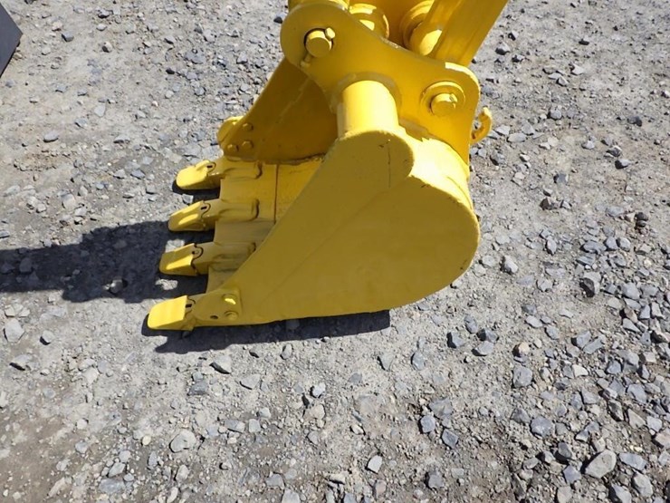 komatsu-pc28uu-2-image-22