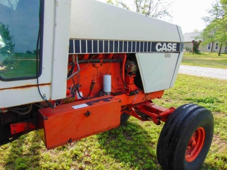 case-2090-tractor-image-5