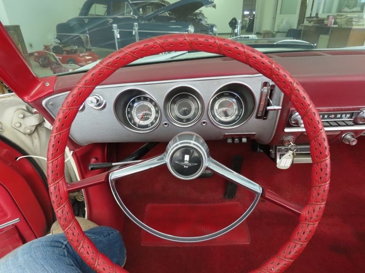 1965-chevrolet-corvair-monza-convertible-image-19