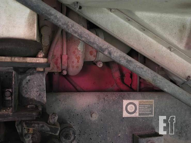 2018-peterbilt-320-image-30