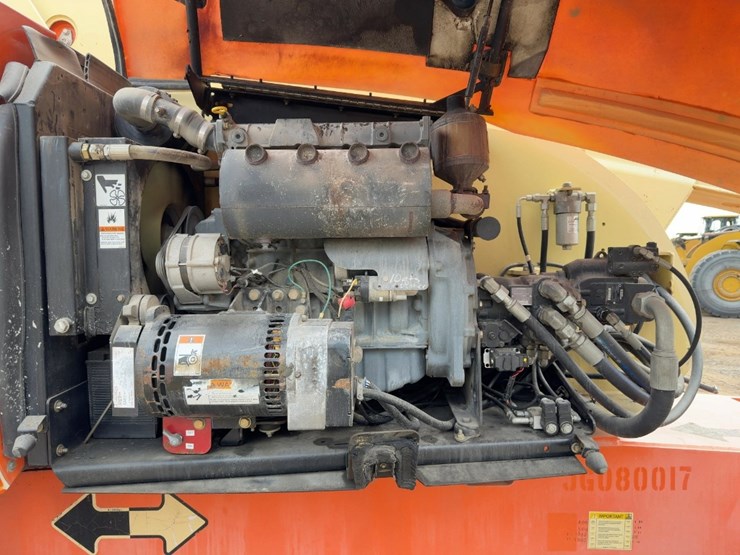 2008-jlg-800s-image-14