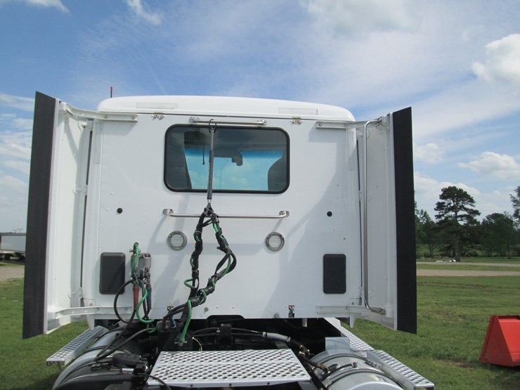 2020-kenworth-t680-image-9