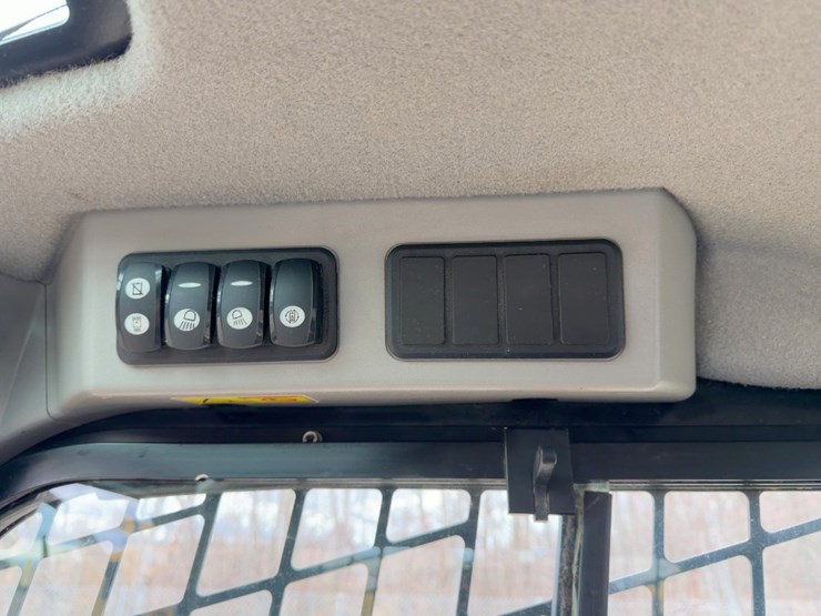 2016-caterpillar-279d-image-22