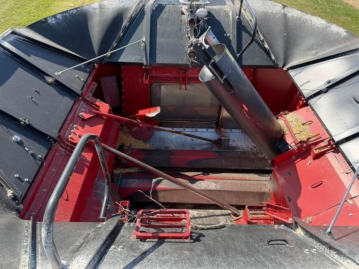 2014-case-ih-8230-image-45