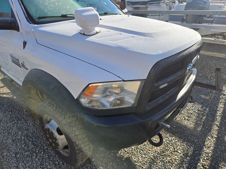 2017-massey-ferguson-8-image-12