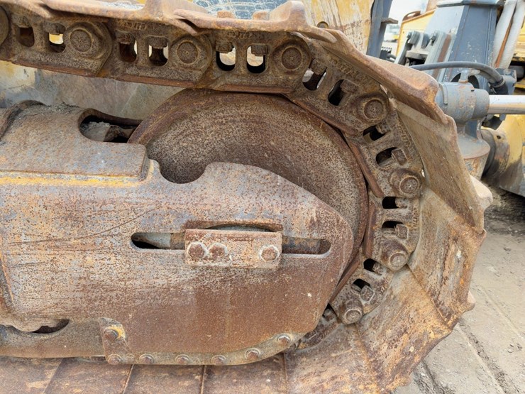 2014-deere-750k-lgp-image-15