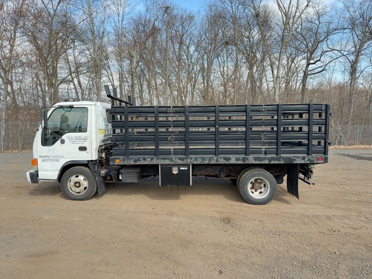 2002-isuzu-npr-hd-image-2