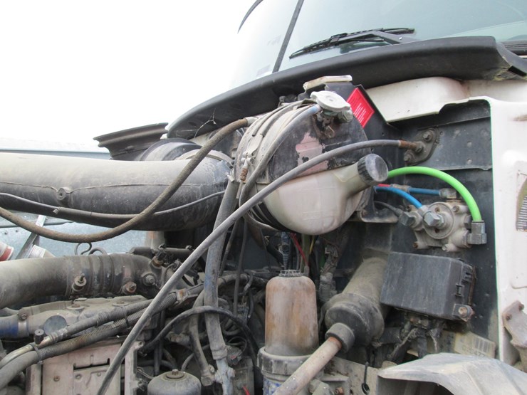 #46168-•-inop-2006-mack-613-vision-t/a-daycab-truck-tractor-1m1ak06yx6n010204-image-30