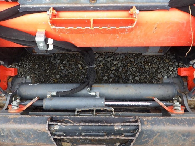 2020-kubota-ssv65-image-15