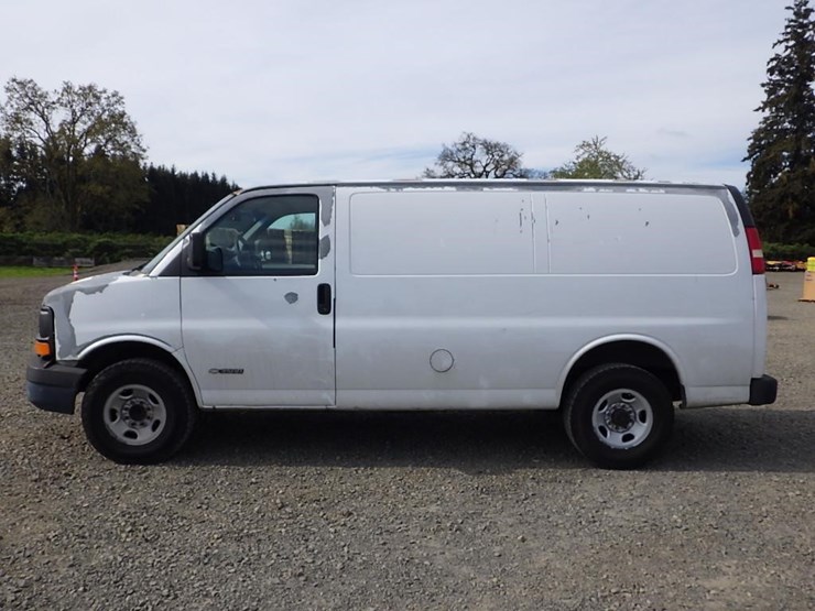 2003-chevrolet-3500-image-8