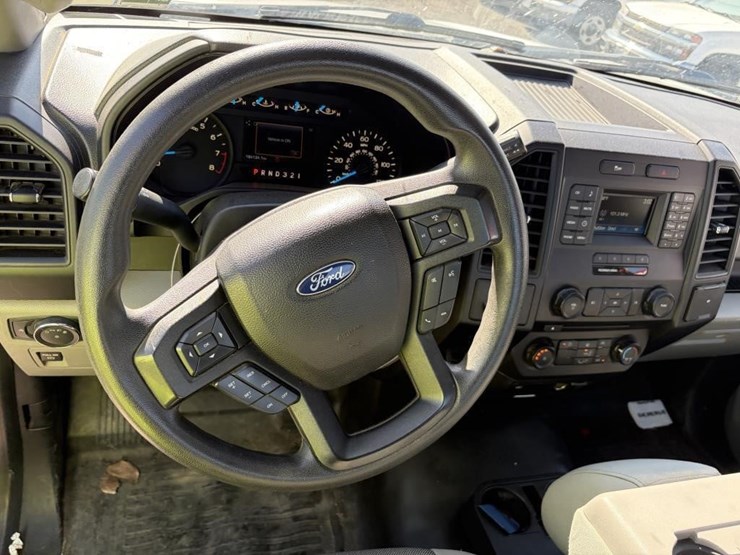 2017-ford-f150-xl-image-11