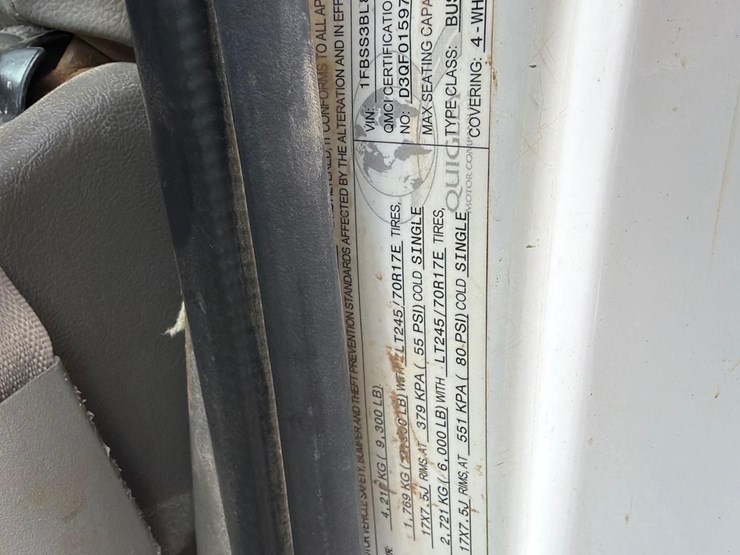 2014-ford-e350-image-13