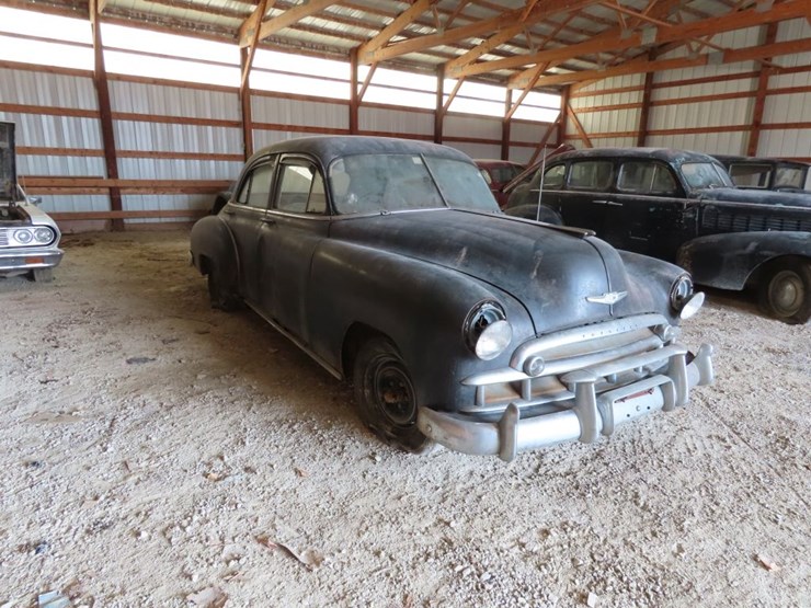 1949-chevrolet-4dr-sedan-image-1