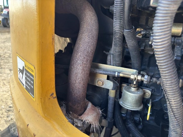 2006-deere-27d-image-38