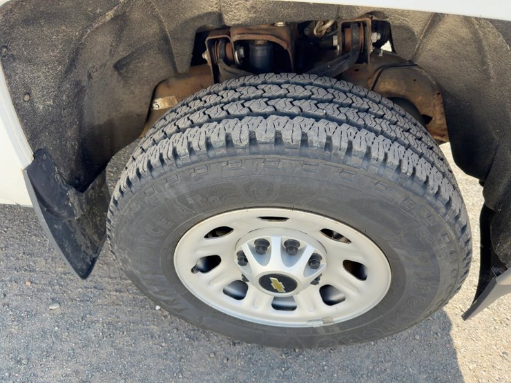 2015-chevrolet-silverado-3500hd-image-8